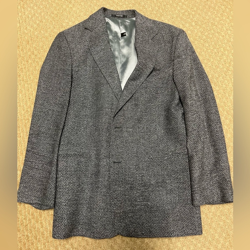 Venturo sport coat. Grey. Mint Condition. Made in Germany. Size 50